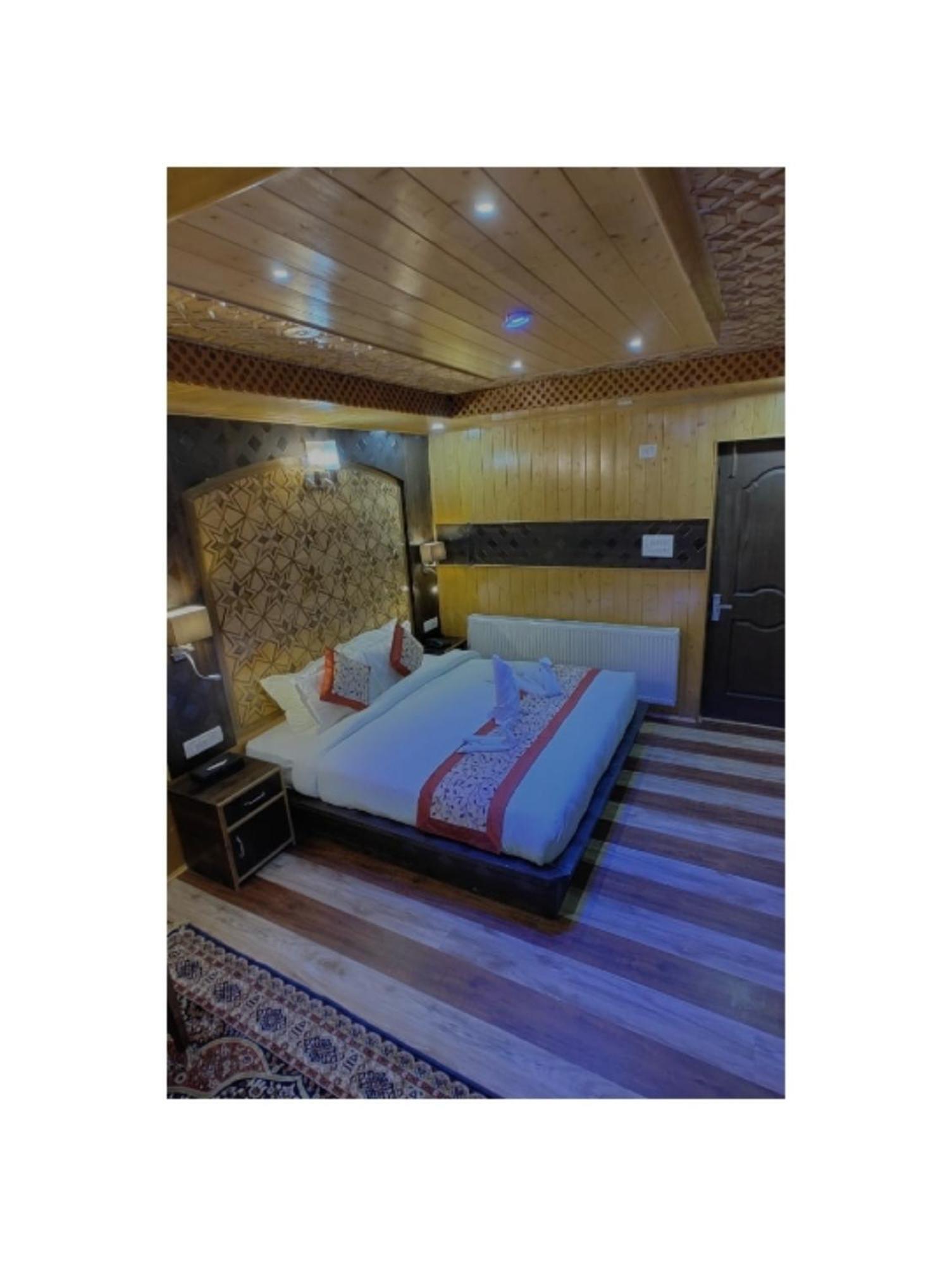 Hotel Shanu Premium Gulmarg Exterior photo