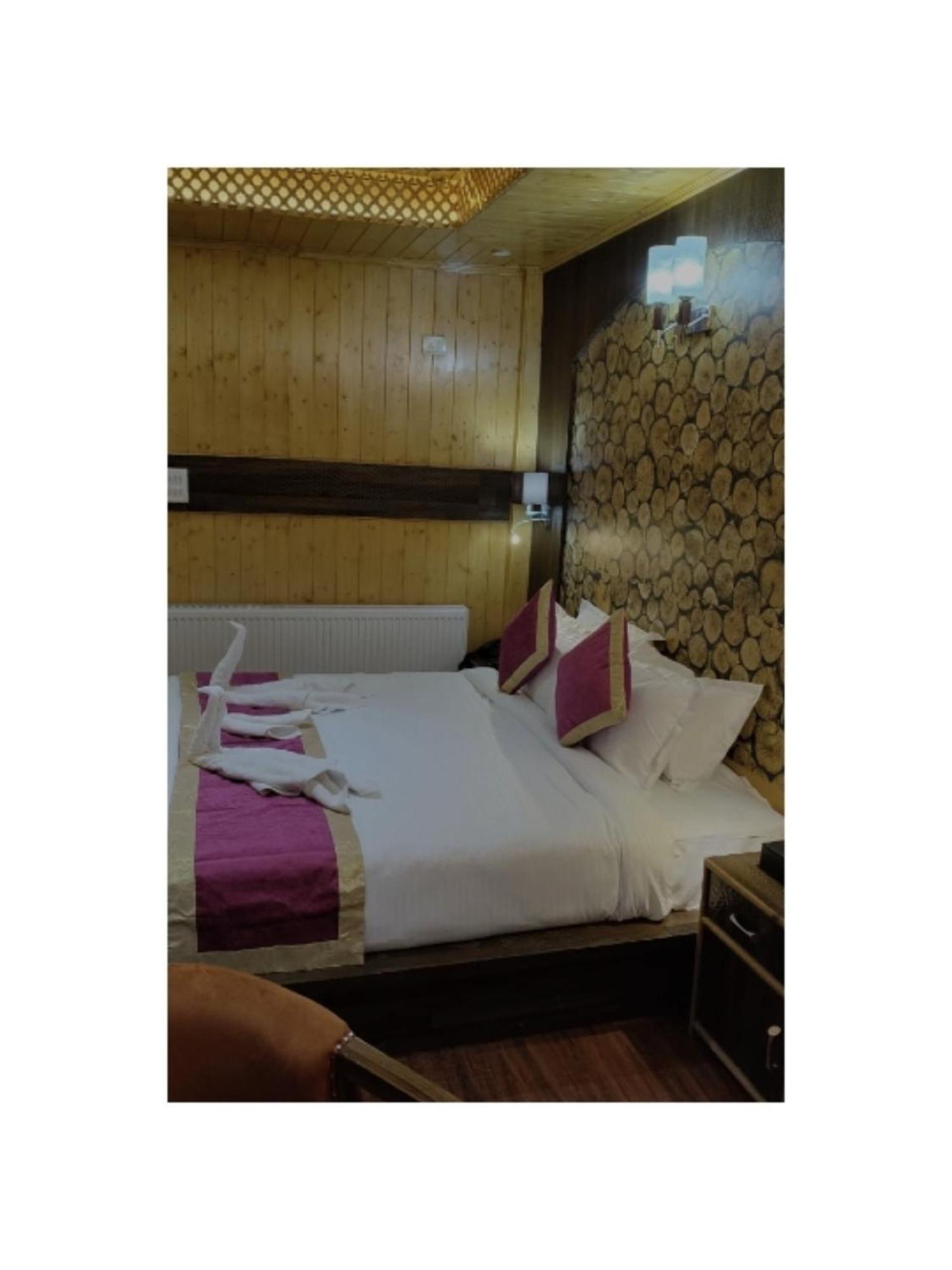 Hotel Shanu Premium Gulmarg Exterior photo